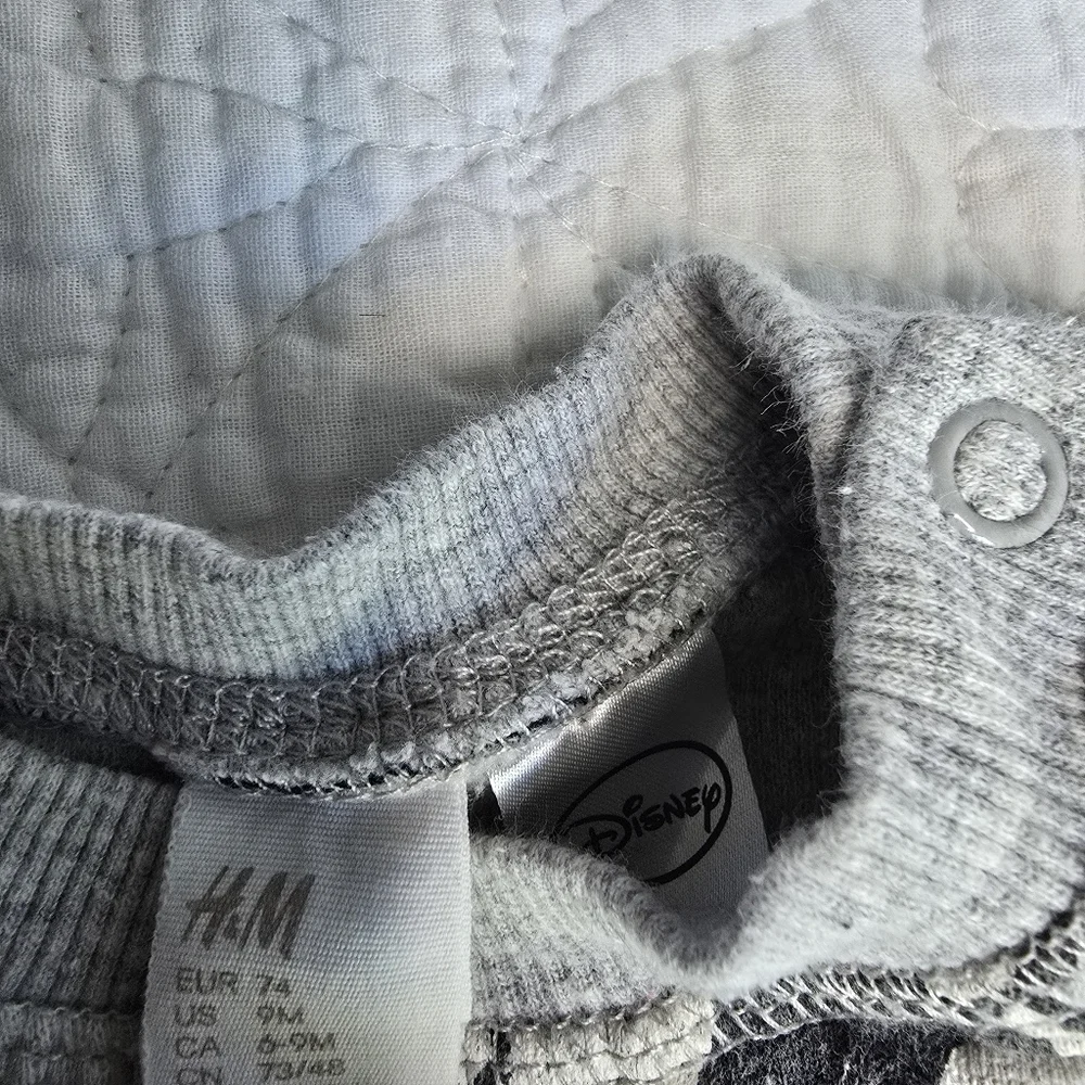 H&M Disney Mickey Mouse Baby 6-9 Month Sweatshirt Crew Neck Sweater - Picture 4 of 5
